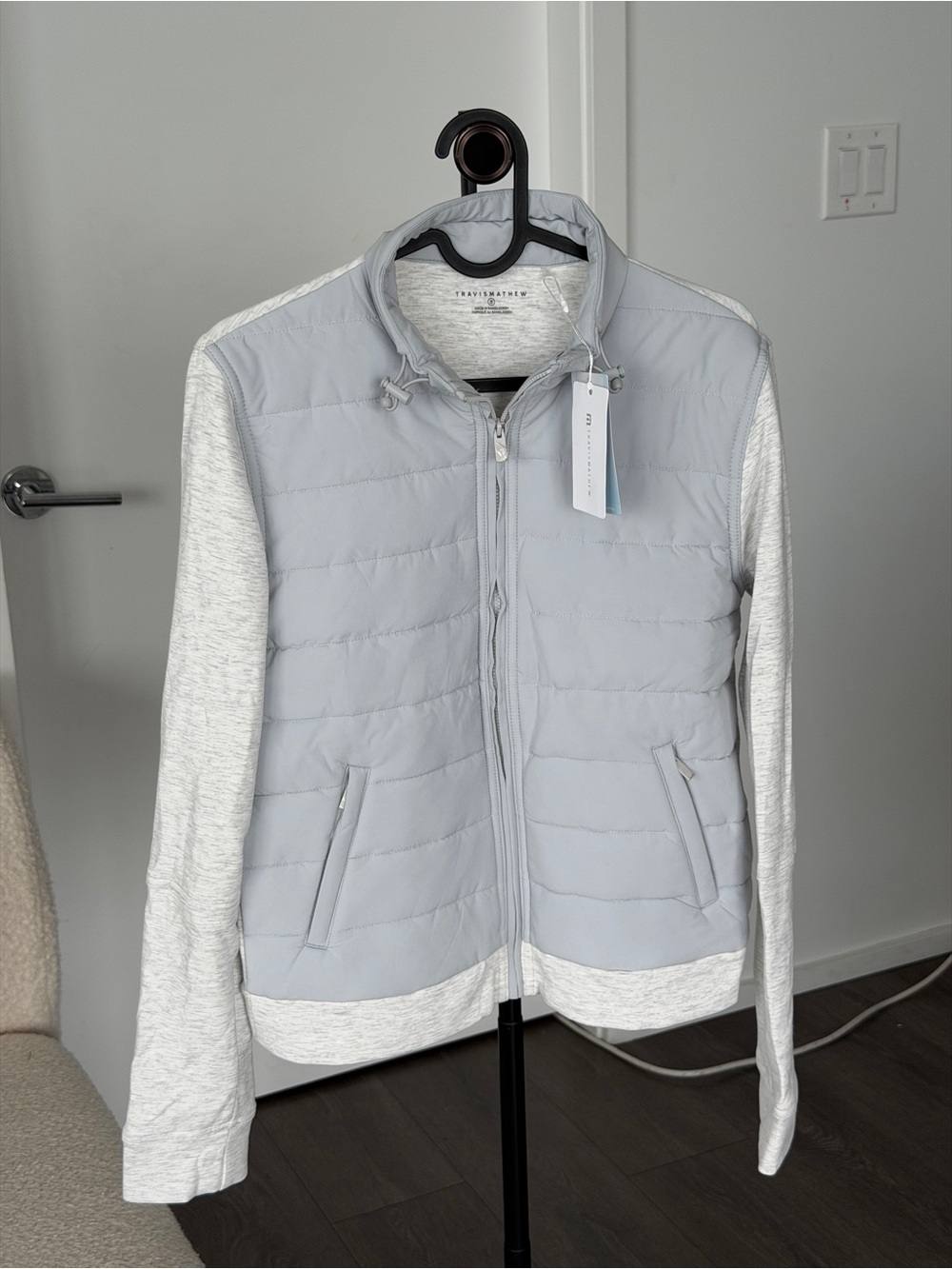 Travis Mathew Light Gray Puffer Jacket with Heathered White Sleeves